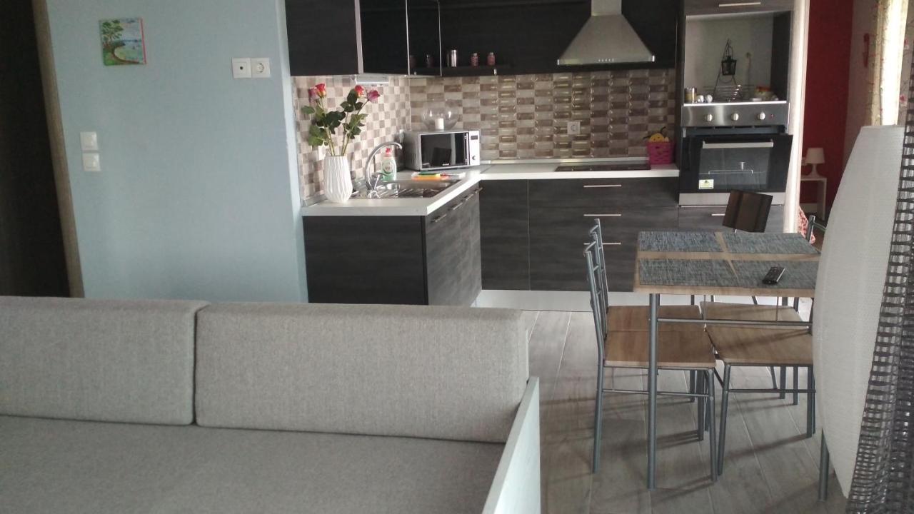 Zephyros Family Apartments 1 オルモス・パナギアス エクステリア 写真